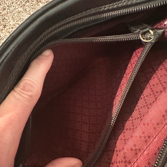 Gucci Black Clutch Vintage Or Men’s or Women’s Toiletry Bag - Red Inside - Picture 12 of 16